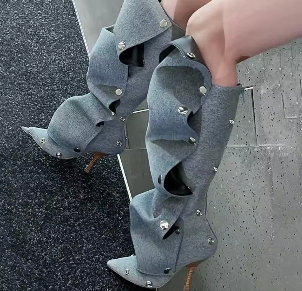 Snapping Boots
